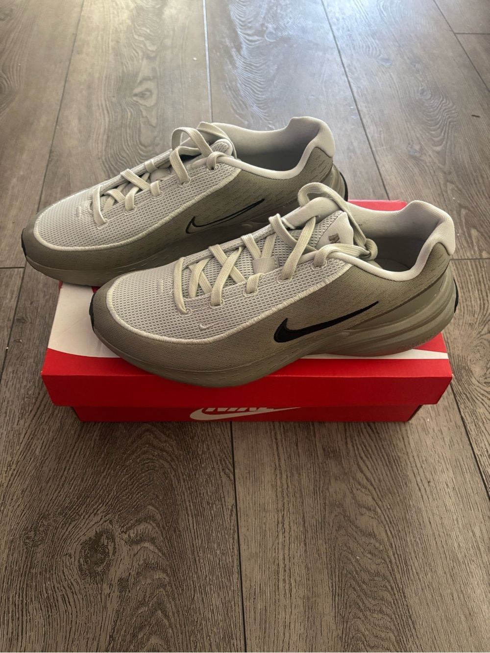 Nike Men’s Lightweight Running Shoes - Gray/White